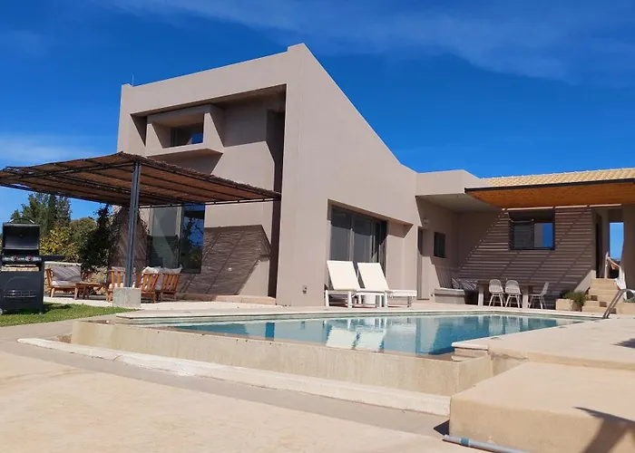 Willa Alekos Houses-profilio's